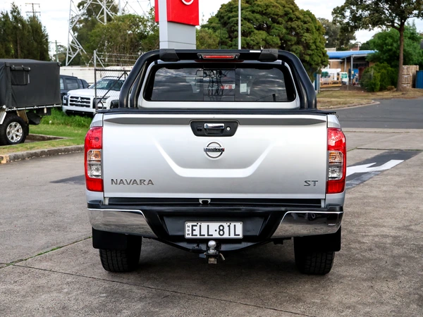 2020 Nissan Navara ST Diesel Automatic RWD