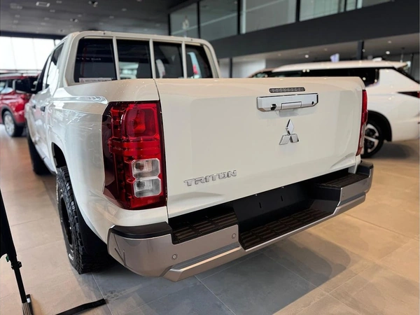 2025 Mitsubishi Triton GLX CVT 4WD Turbo Diesel