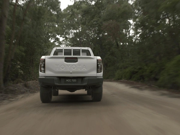 2025 Toyota HiLux SR 4WD Automatic 2.8 L Diesel