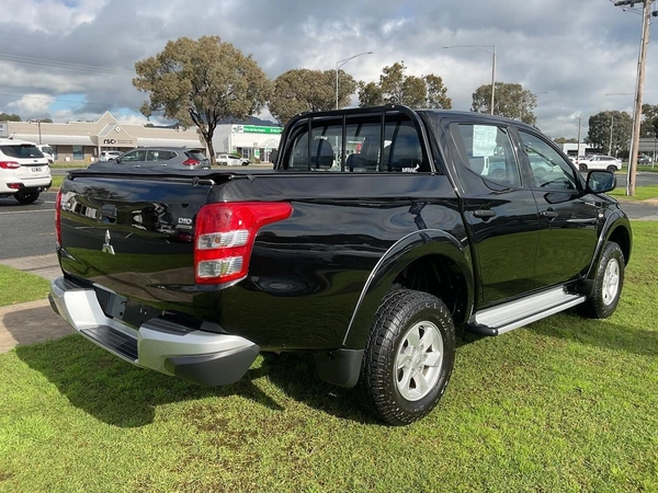 2016 Mitsubishi Triton GLX 4WD Automatic Diesel